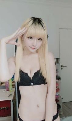 女法官